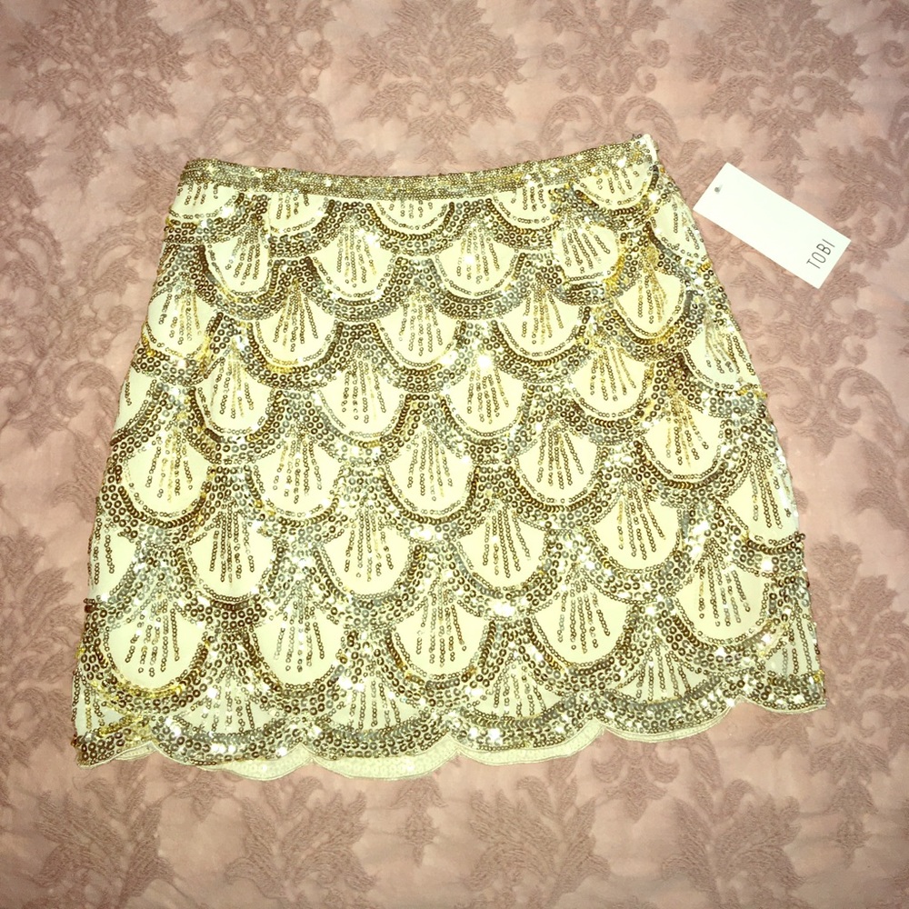Gold sequence skirt 😍